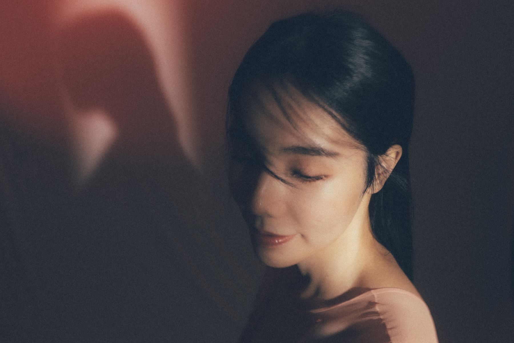 千刀萬剮的美——台灣首位變性選美皇后愛里 - VERSE
