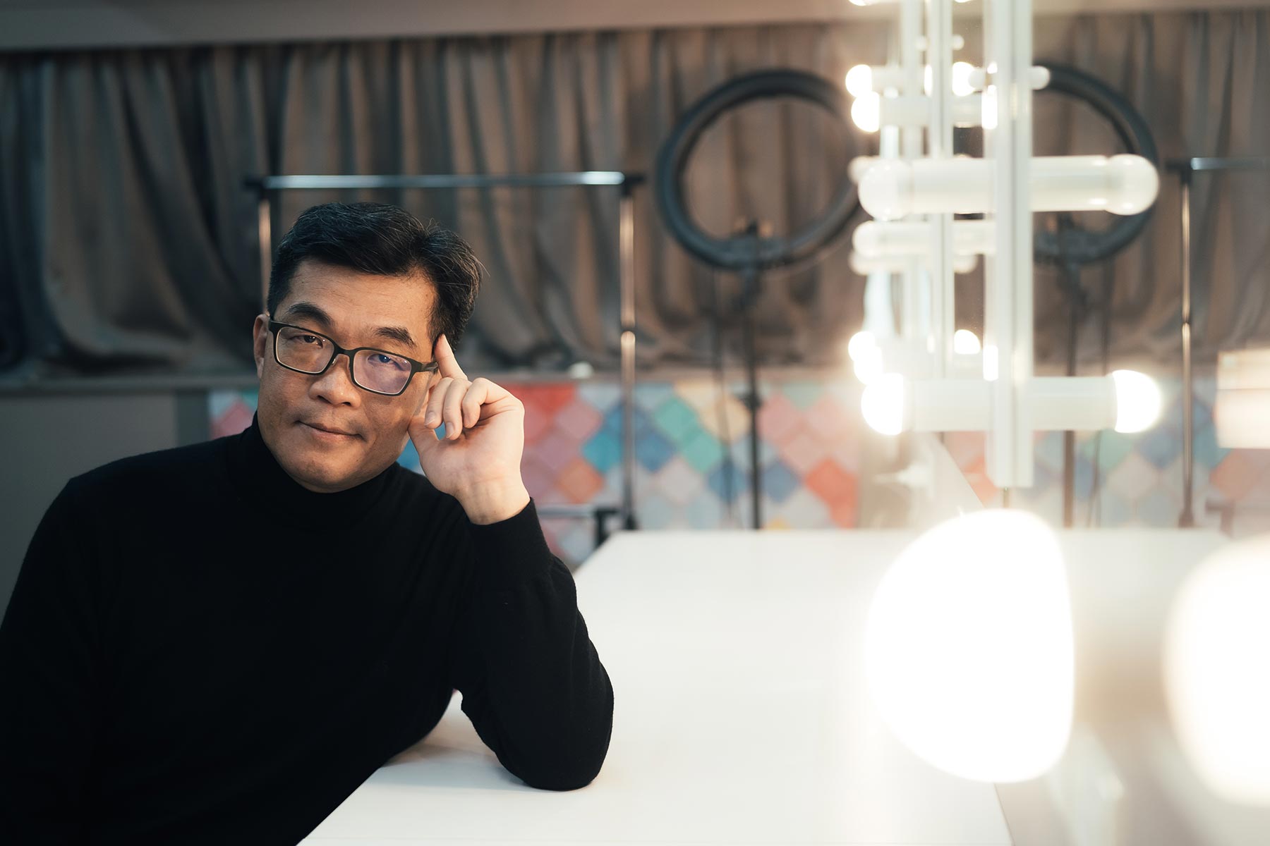 《木曜4超玩》老闆廖啟璋：「我與觀眾坐在一起，創造屬於當下的娛樂。」 - VERSE