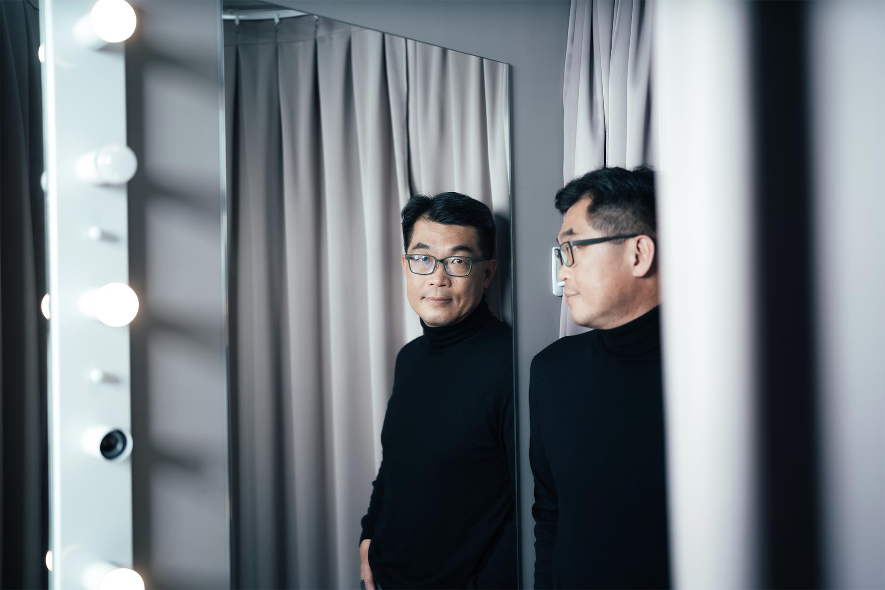 《木曜4超玩》老闆廖啟璋：「我與觀眾坐在一起，創造屬於當下的娛樂。」 - VERSE